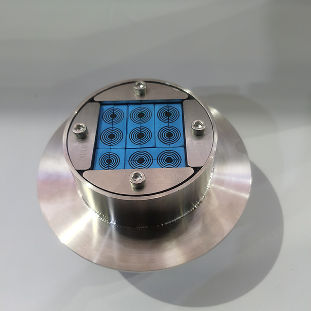 L&auml;bi seinaga suletud osad